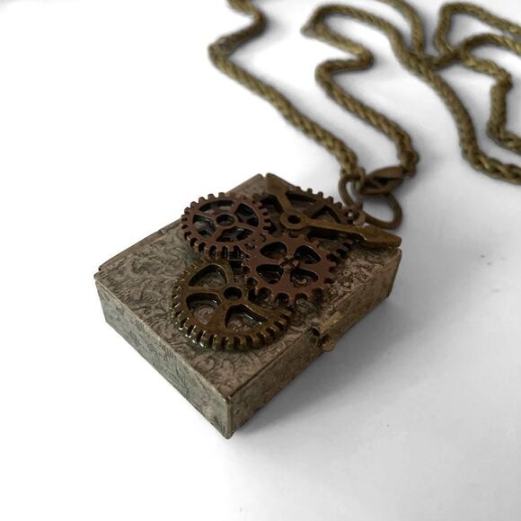 Antique Silver Steampunk Locket Necklace - Picture 3 of 7